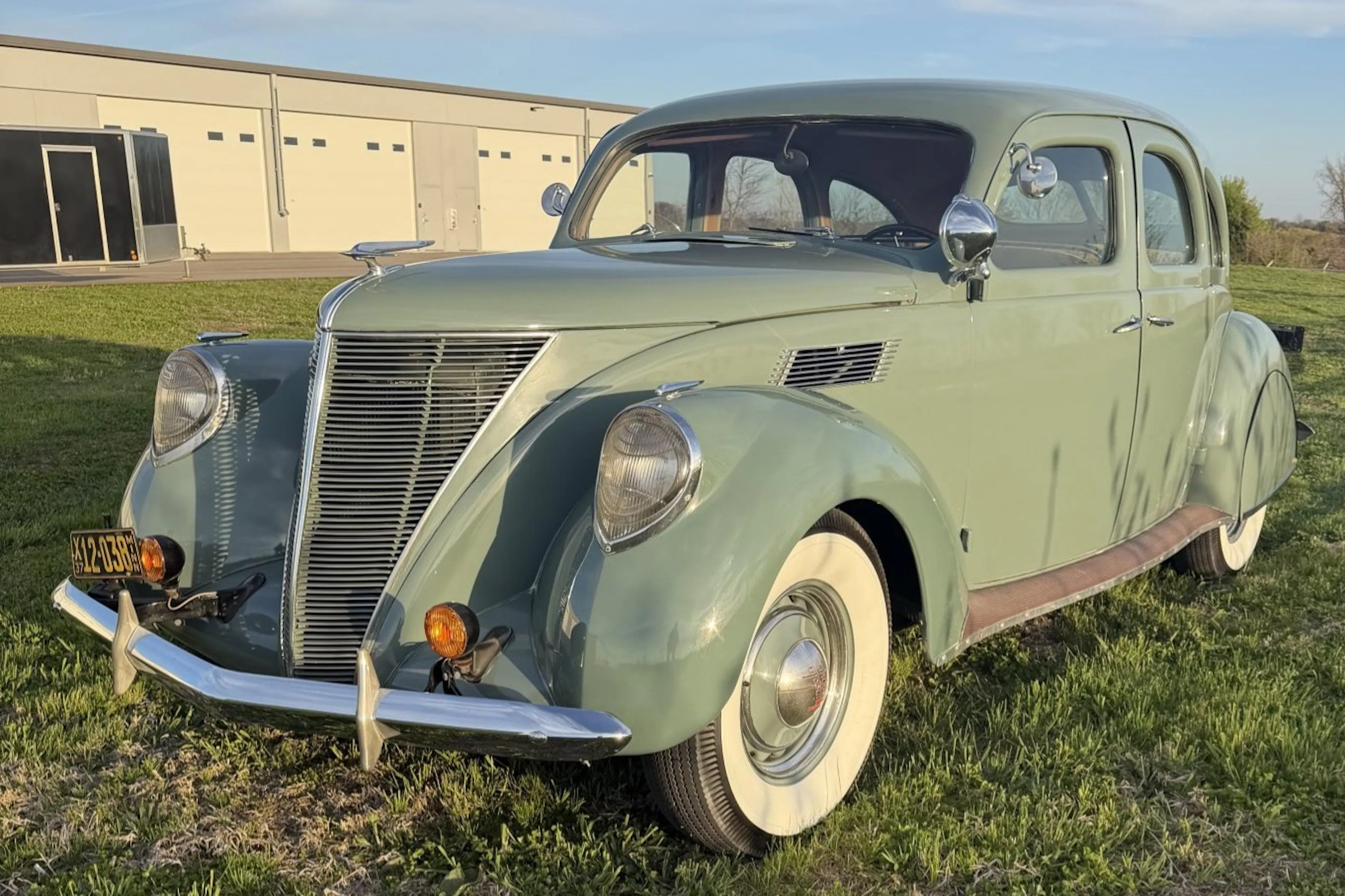 1936 Lincoln Zephyr Base | Hagerty Valuation Tools®